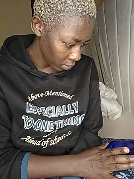SquirtQueen16's Live XXX Chat