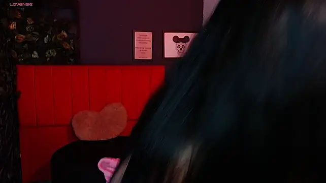 Melissa__dolce - all naked for you 😈+ Rub pussy
