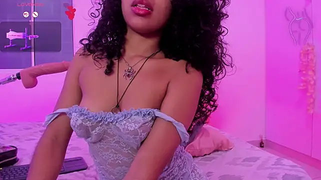 Lucie_petite - footjob