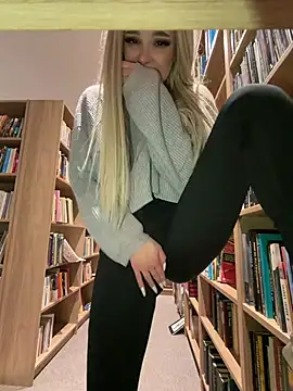 AlyssaFoxx_'s Live XXX Chat