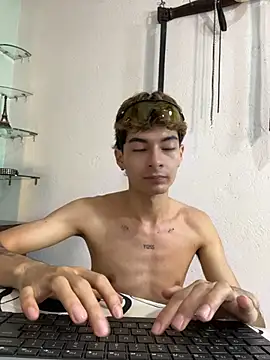 Онлайн чат XXX GeorgieDen