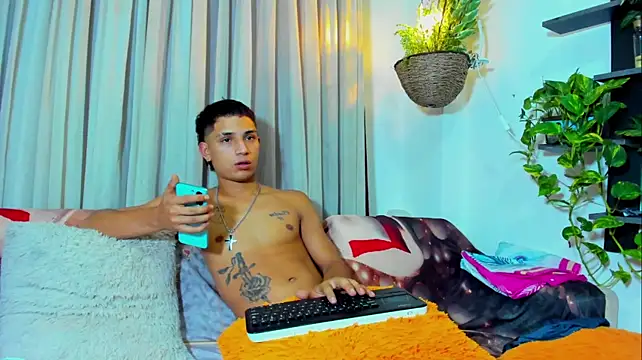 Boy_Leon_X live XXX chat