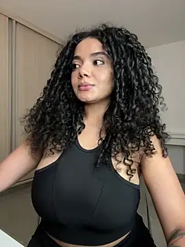 Chat +18 de Curlyierr ao vivo