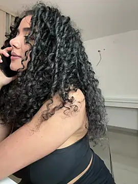 Curlyierr Chat XXX in diretta