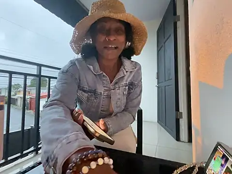 แชท XXX สดของ wynterheat