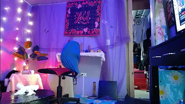 Bigassruby45 - oil on the body, fucking with a dildo