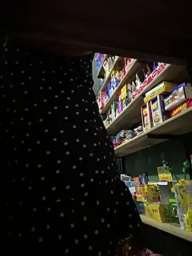 Lannabellx - Boobs in the market 🤫🥵