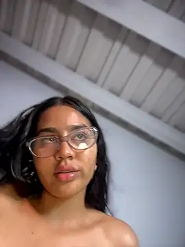 Julieta__andrade Adlı Modelin Canlı XXX Sohbeti