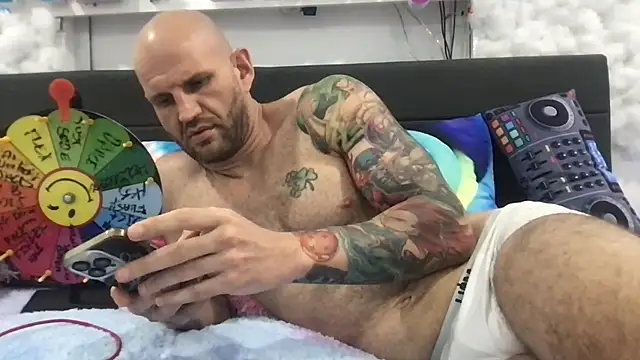 brianomally Chat XXX in diretta