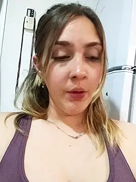 ayebran Chat XXX in diretta