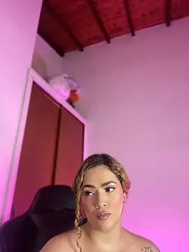 Chat +18 de KayllaEvanss_ ao vivo