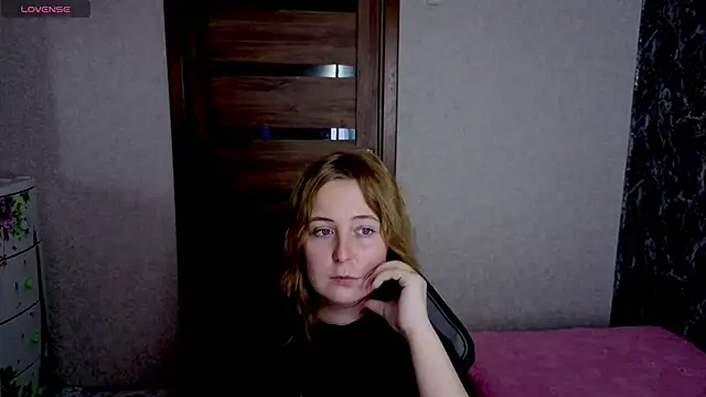 Kristy-Max - show pussy