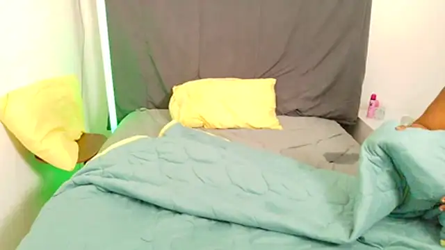 SpicedDove's Live XXX Chat