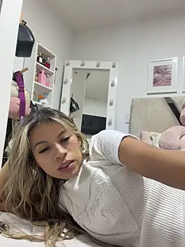 Mia_Rosee1 XXX чат на живо
