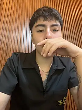 Daxonblace Adlı Modelin Canlı XXX Sohbeti