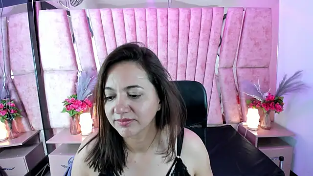 Онлайн чат XXX Mia_Velvet69