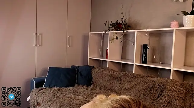 blondiecharm Adlı Modelin Canlı XXX Sohbeti