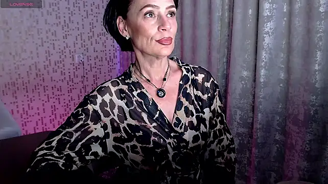 TheToxicMommy's Live XXX Chat