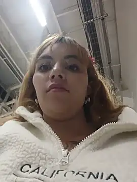 Chat +18 de Emma_Risky- ao vivo