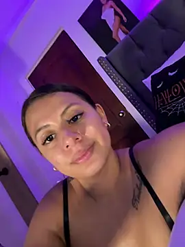 ema_zoe's Live XXX Chat