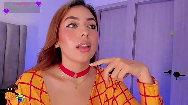 MaddyyLennon - 5 hard spanks