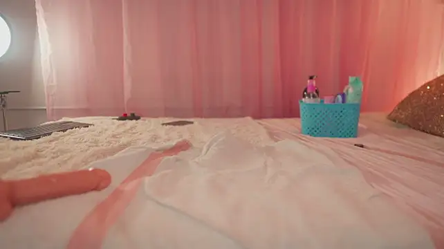 Soyemi - massage ur cock between my :ass: