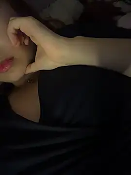 Carithooo - Uncover my tits in front of my friends