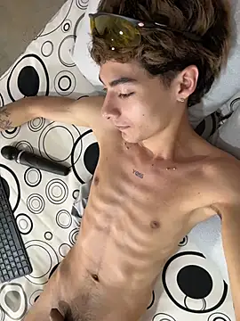 XXX chat uživo modela GeorgieDen