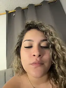 Sara_smiiith211 - big tits show for you daddy
