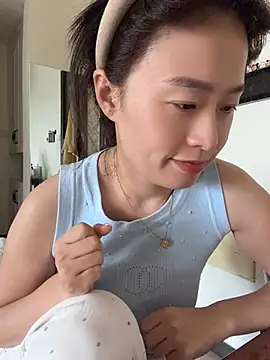 Saozi666 - 完成目标可选:挤奶水，M腿，后入视角，V字腿，开双插票，手指入穴