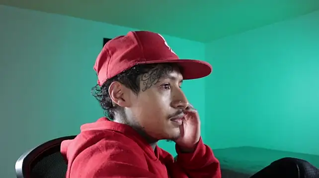 trieone লাইভ XXX চ্যাট
