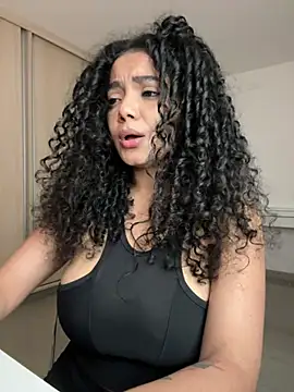 Curlyierr - UNDRESS AND GET NAKED