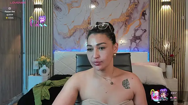 IvyShine7 - WHIP ASS+5