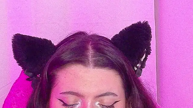 Sachi_Meow Adlı Modelin Canlı XXX Sohbeti