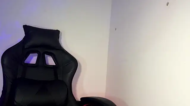 Chat XXX ao vivo de NlynMolt