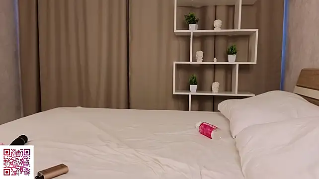 SunnySmileXO - 💕Cum On My Boobs💕