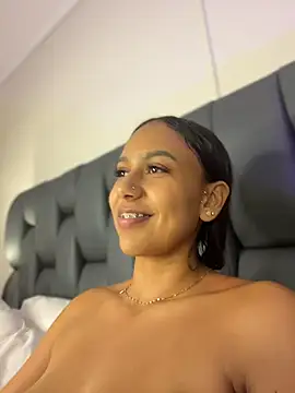 Chat XXX en directo de MiilaBlake