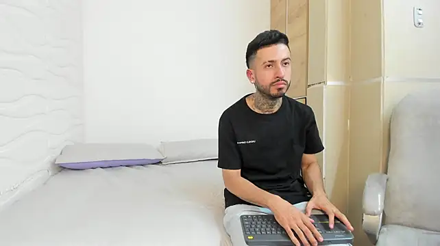 StevenAndLaura Chat XXX live