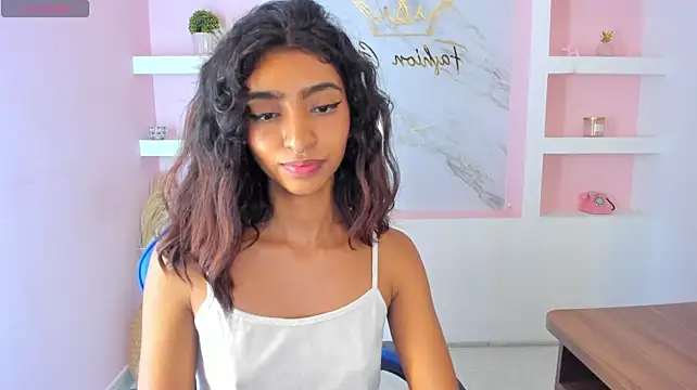 HottieVeroo_ - FUCK MOUTH AND RUB MY ASSHOLE