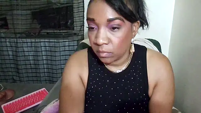 Mzpretty444 - SMOKE F & VIBE " FINGER PUSSY"