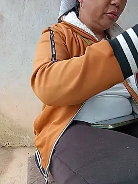 Bella-Camel - Mong mọi người ủng hộ