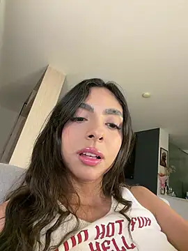 ZaraLuuv - pussy closeup with lubricant
