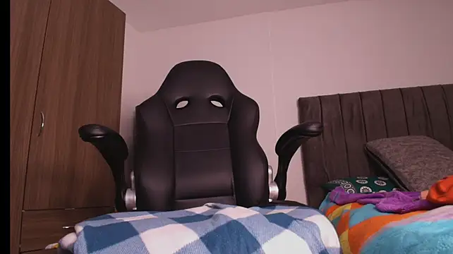 Luxy_benet - suck the ass to the torso
