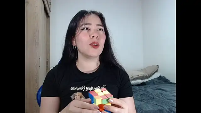 دردشة EloiseJun الجنسية المباشرة