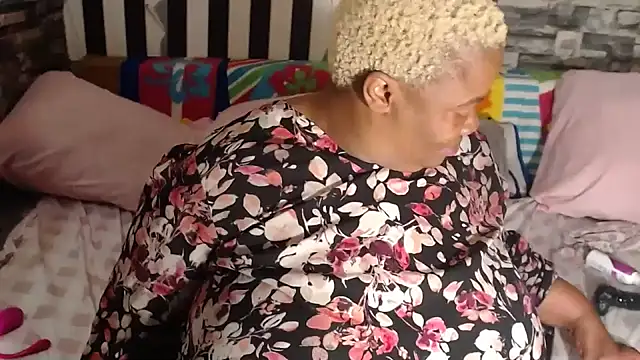BigHotMatureXx Chat XXX live