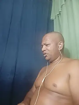 צ'אט XXX בשידור חי של bigblackcock75