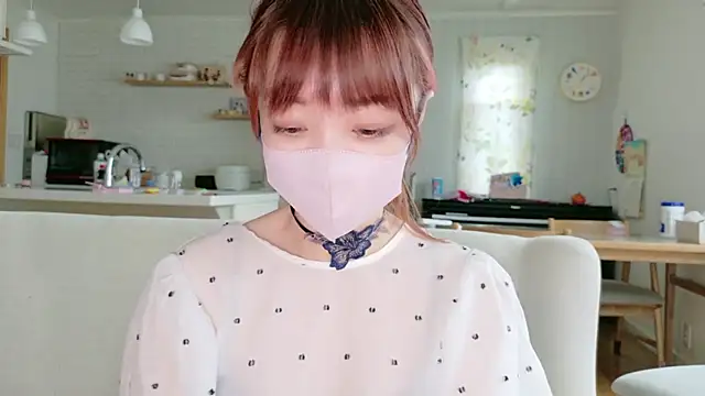 SUZU_1201 - 上着ポイ❣️手錠かけてM字の公開