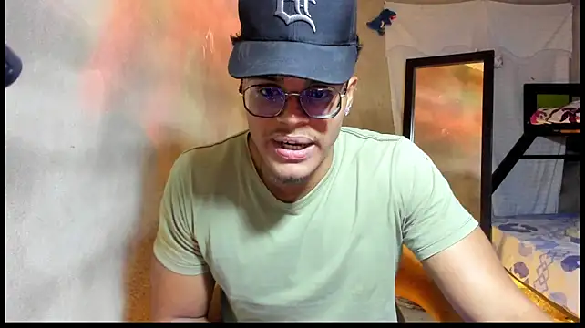 max__4vc Live XXX Chat