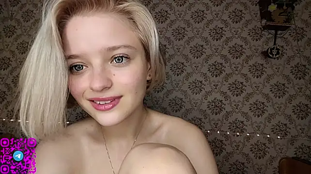 Smartemilia Adlı Modelin Canlı XXX Sohbeti