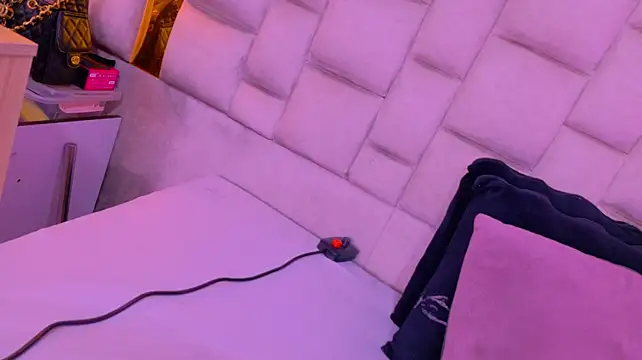 Bigass_monic - fuck me hard 2min no mercy + finger ass